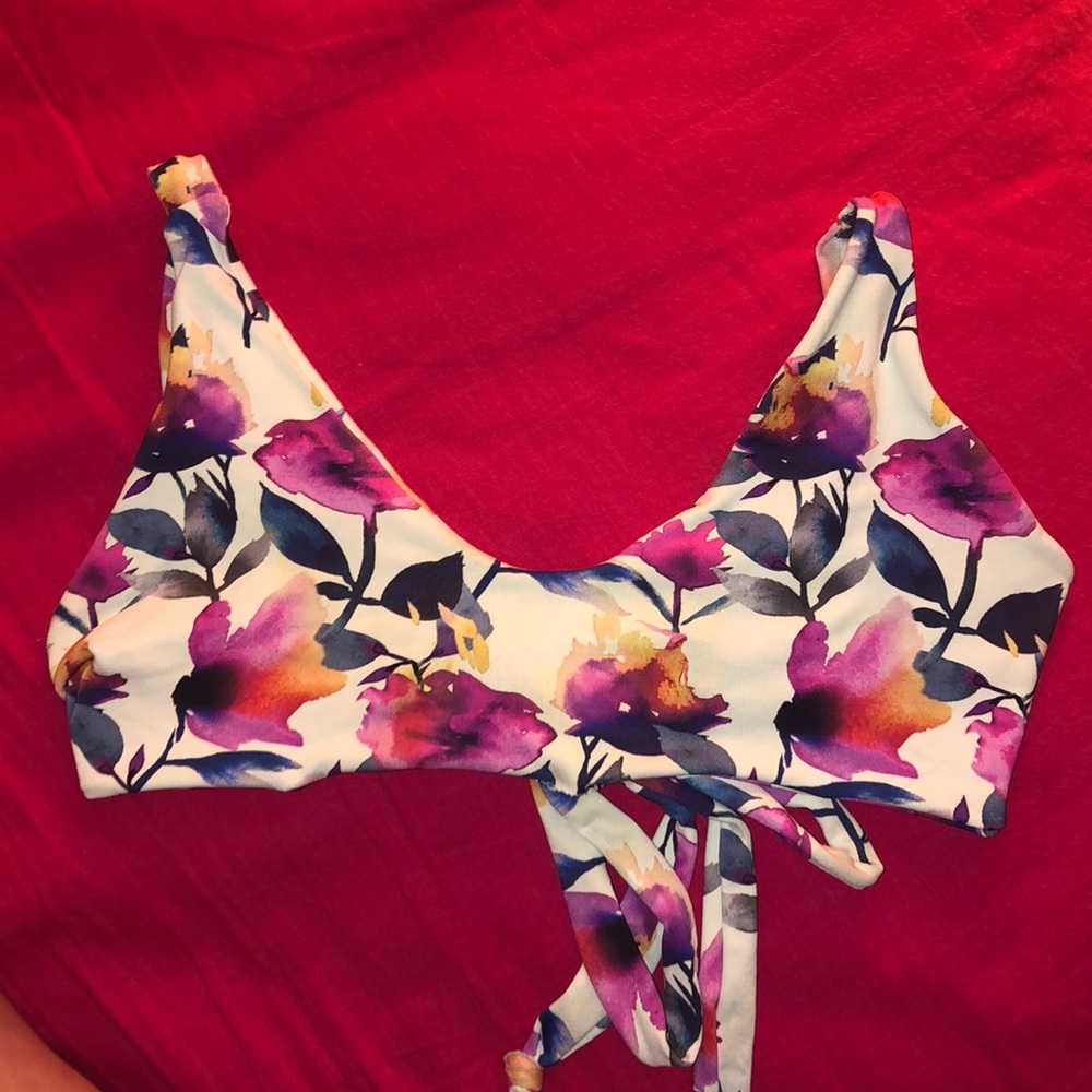 Cute bikini top